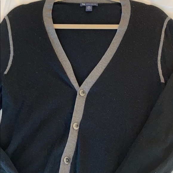 Gap Cardigan - Picture 3 of 4